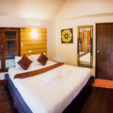 Lipe Sunset Forest Resort Exterior photo
